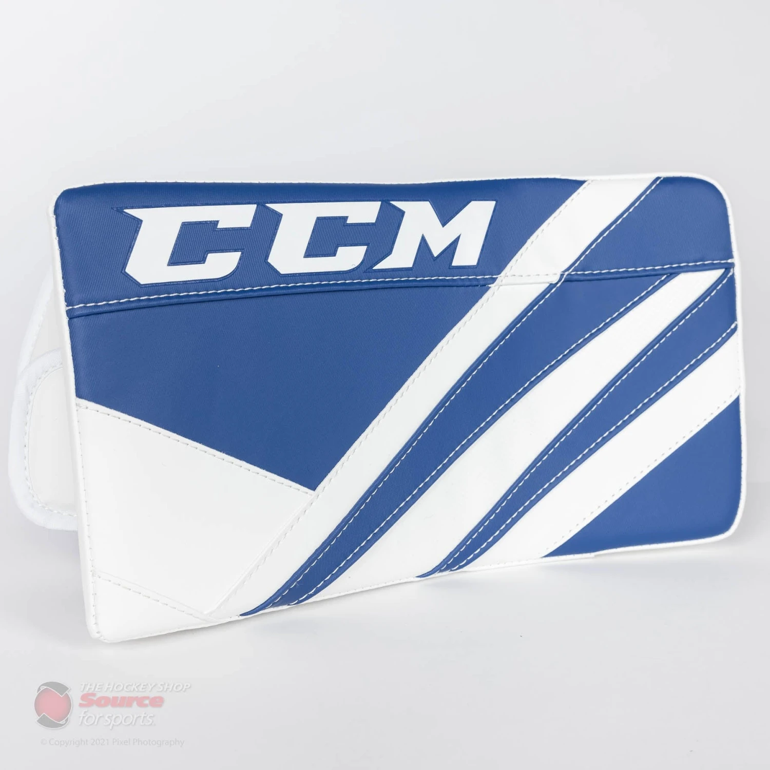 CCM Extreme Flex E5.5 Junior Goalie Blocker 2 CCM Extreme Flex E5.5 Junior Goalie Blocker - Image 2