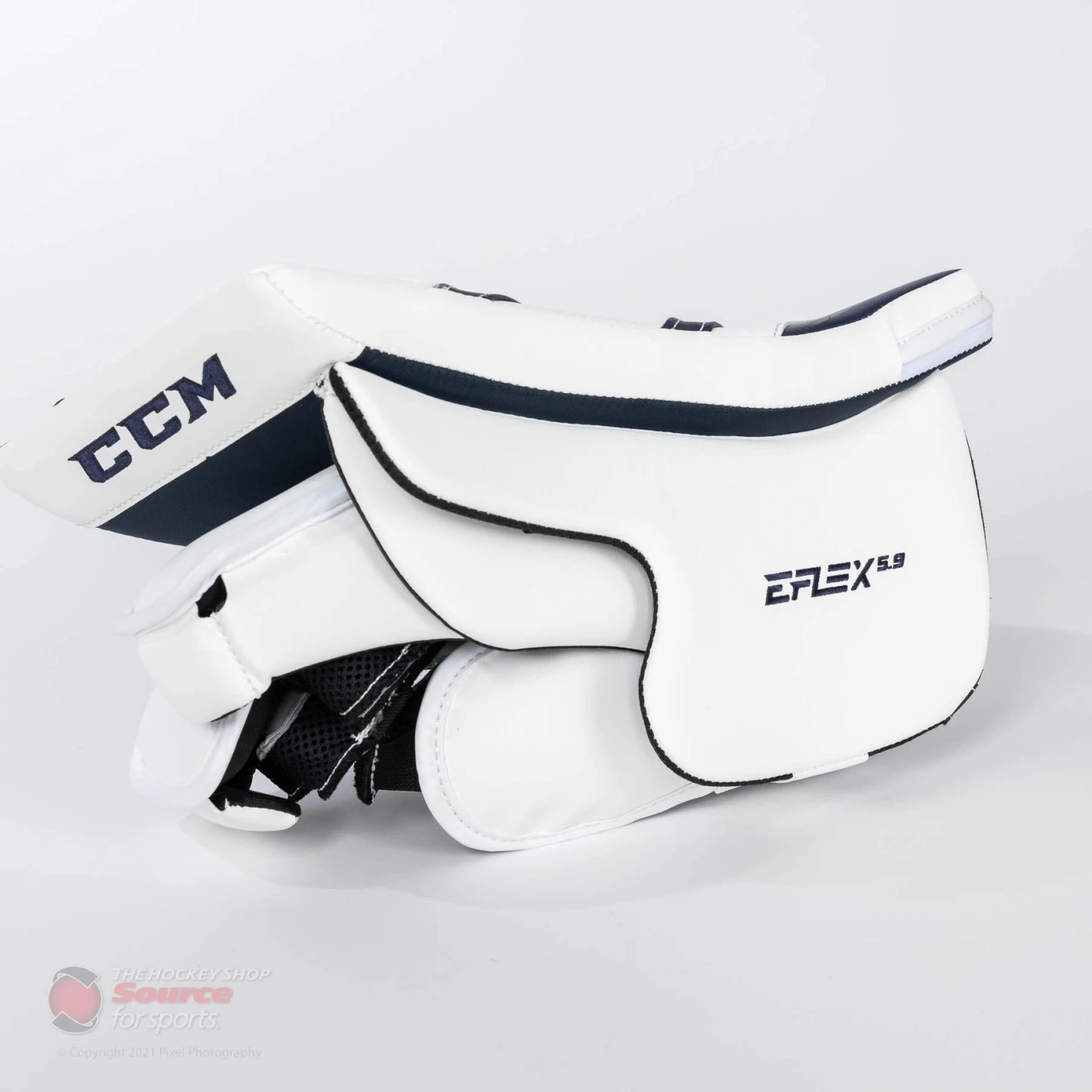 CCM Extreme Flex E5.9 Intermediate Goalie Blocker 5 CCM Extreme Flex E5.9 Intermediate Goalie Blocker - Image 5