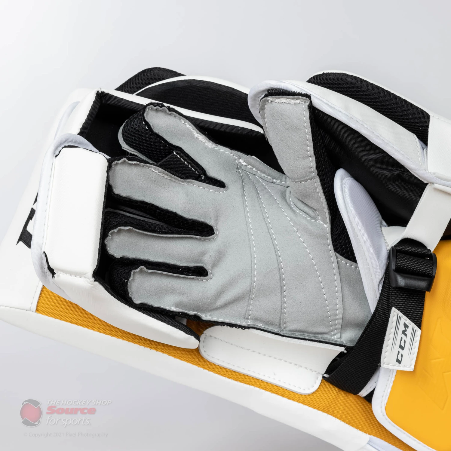 CCM Extreme Flex E5.9 Senior Goalie Blocker 9 CCM Extreme Flex E5.9 Senior Goalie Blocker - Image 9
