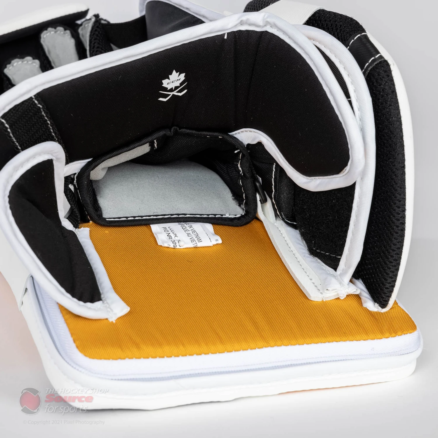 CCM Extreme Flex E5.9 Senior Goalie Blocker 10 CCM Extreme Flex E5.9 Senior Goalie Blocker - Image 10