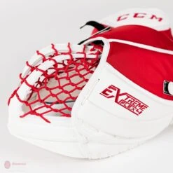 CCM Extreme Flex 4 Pro Senior Goalie Catcher -Warrior Shop ccm catchers ccm extreme flex 4 pro senior goalie catcher 5314627010626