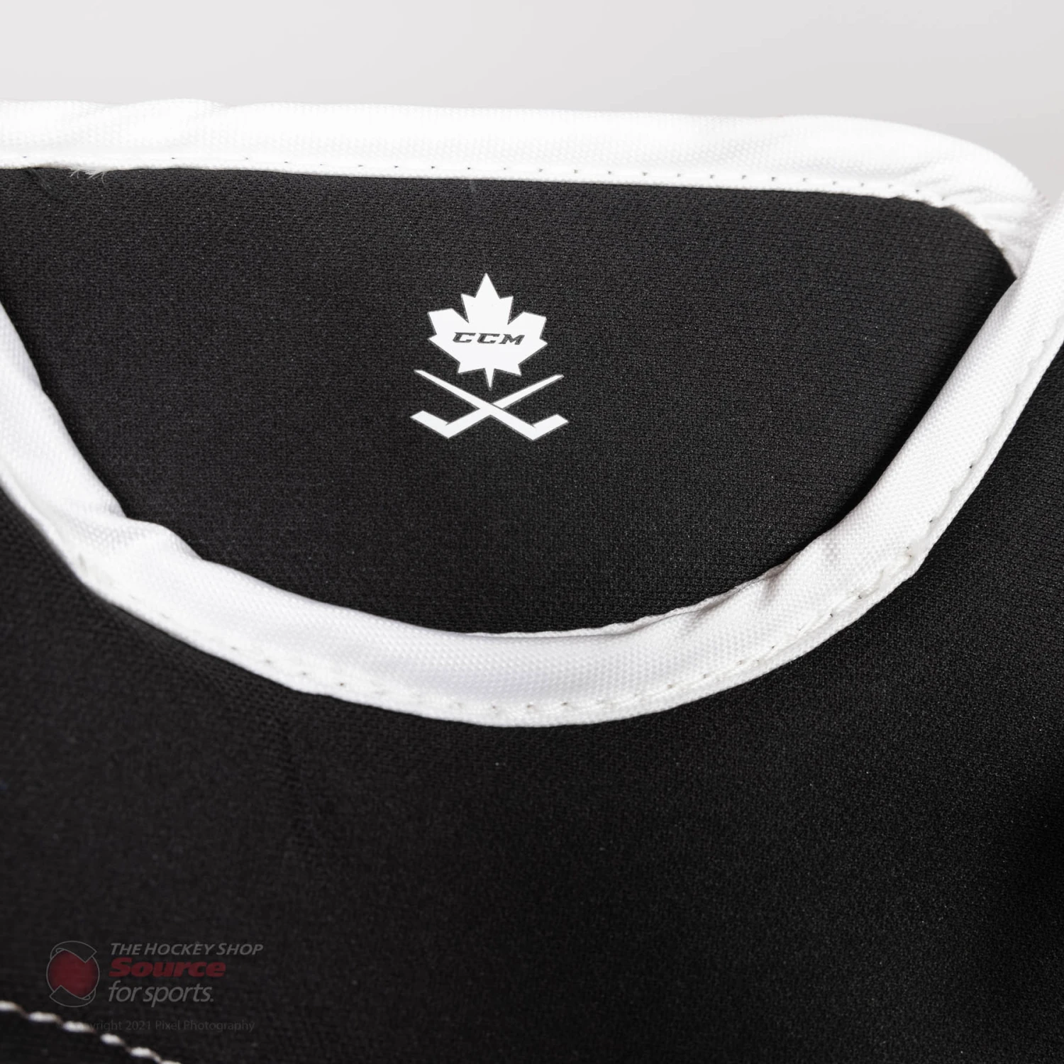 CCM Extreme Flex 5 Senior Goalie Catcher - 600 Break Angle 13 CCM Extreme Flex 5 Senior Goalie Catcher - 600 Break Angle - Image 13