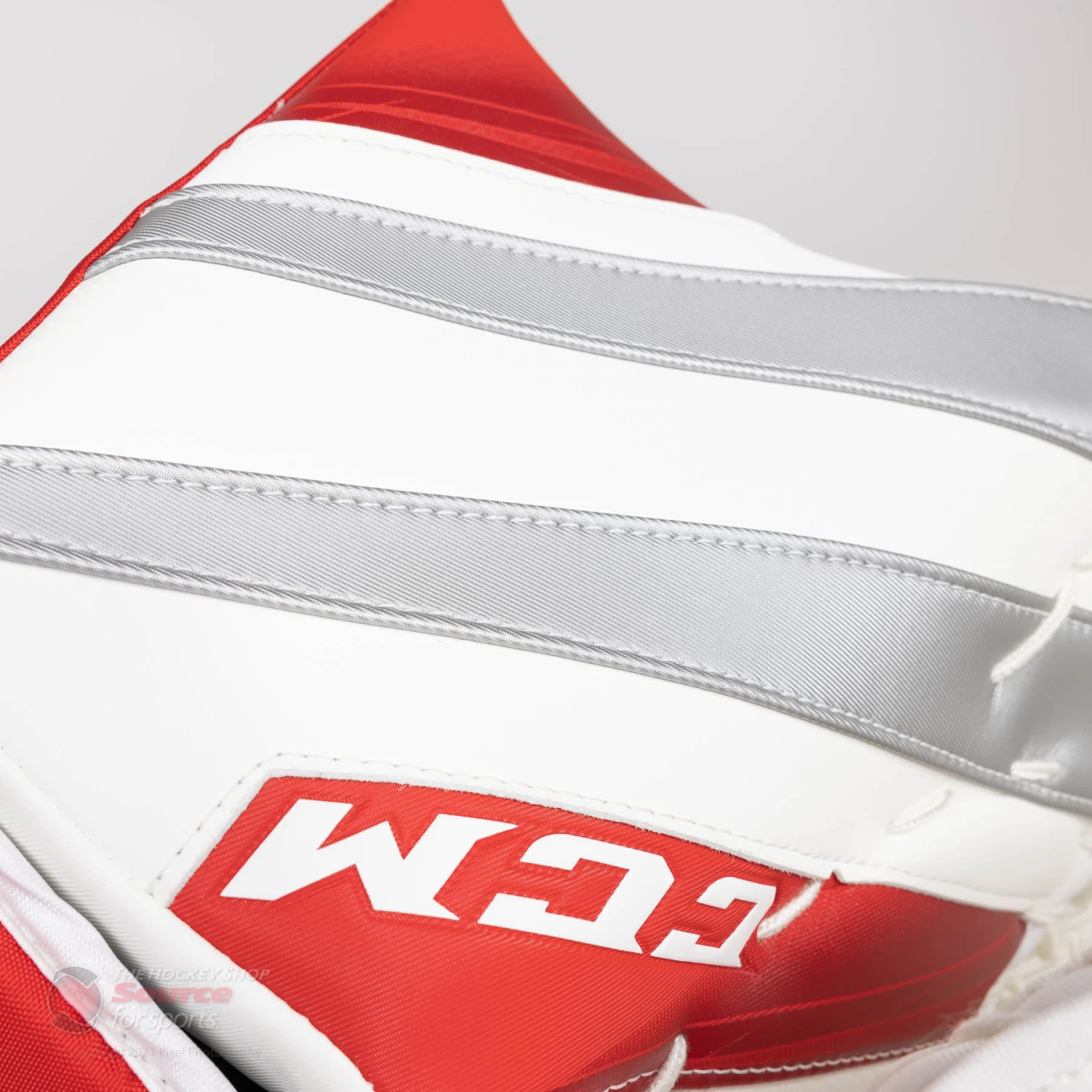 CCM Extreme Flex 5 Senior Goalie Catcher - 600 Break Angle 2 CCM Extreme Flex 5 Senior Goalie Catcher - 600 Break Angle - Image 2