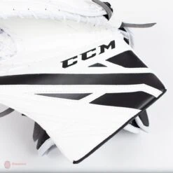 CCM Extreme Flex E4.5 Junior Goalie Catcher - Source Exclusive -Warrior Shop ccm catchers ccm extreme flex e4 5 junior goalie catcher source exclusive 5323871912002