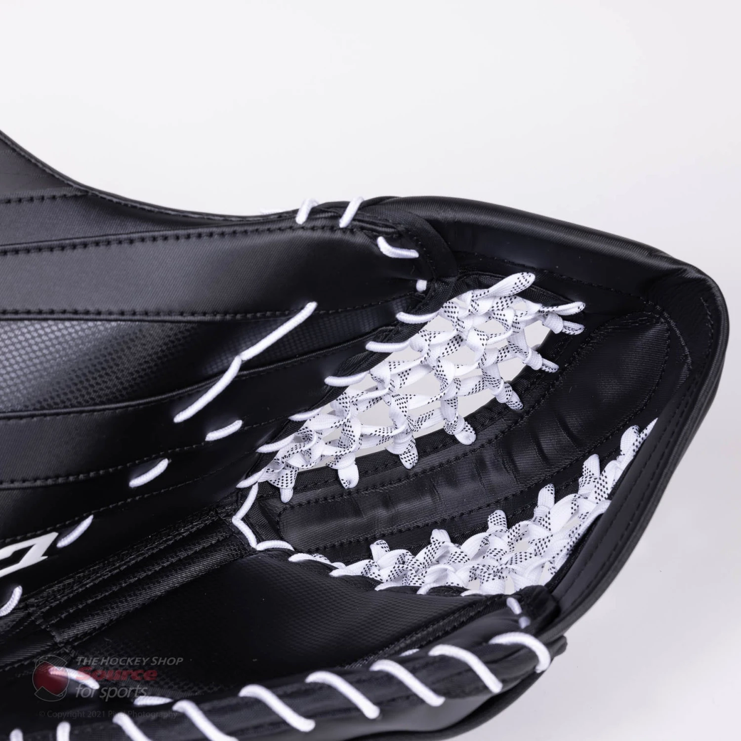 CCM Extreme Flex E5.9 Senior Goalie Catcher - Source Exclusive 3 CCM Extreme Flex E5.9 Senior Goalie Catcher - Source Exclusive - Image 3