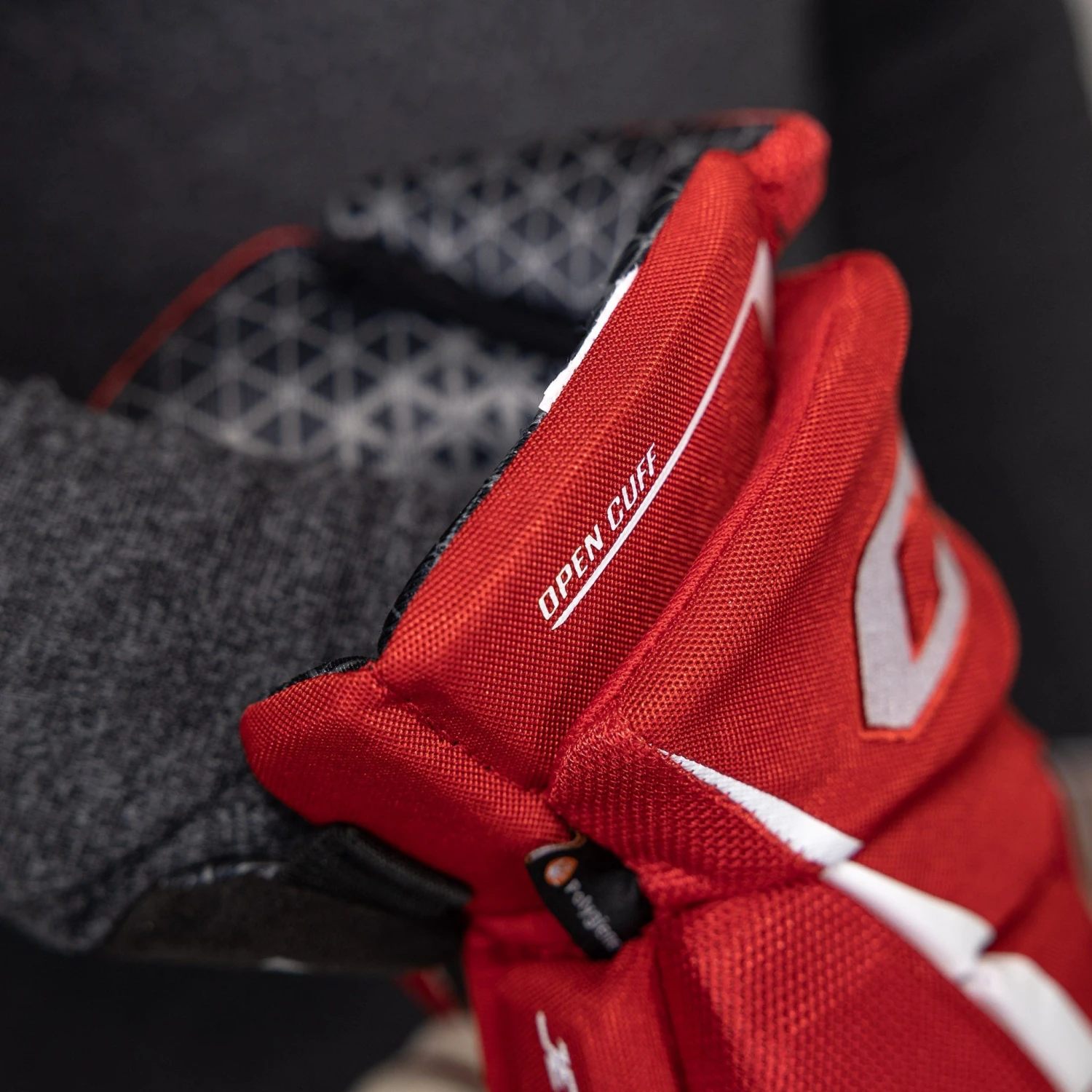 CCM Jetspeed FT6 Senior Hockey Gloves 14 CCM Jetspeed FT6 Senior Hockey Gloves - Image 14