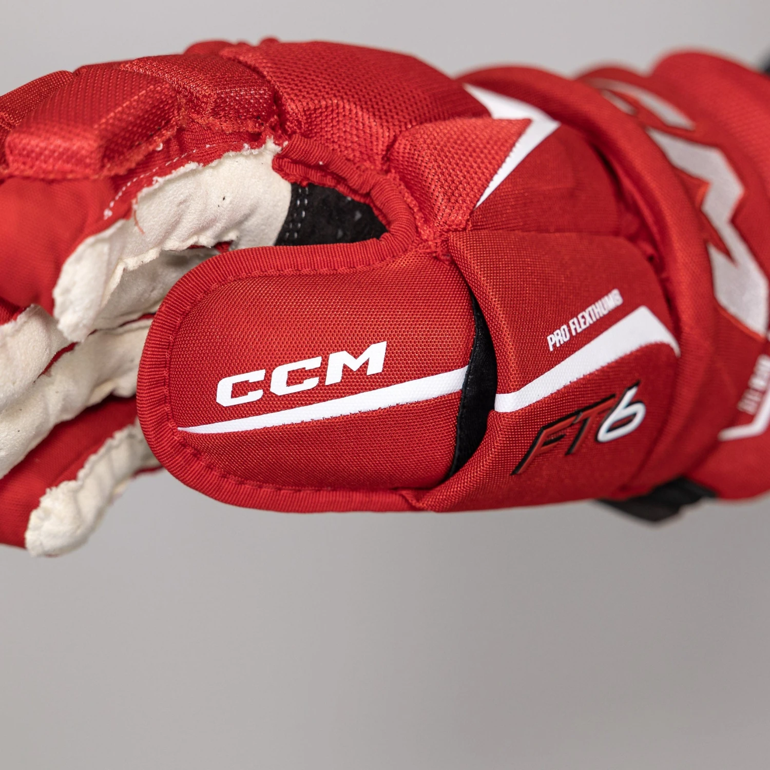 CCM Jetspeed FT6 Senior Hockey Gloves 16 CCM Jetspeed FT6 Senior Hockey Gloves - Image 16