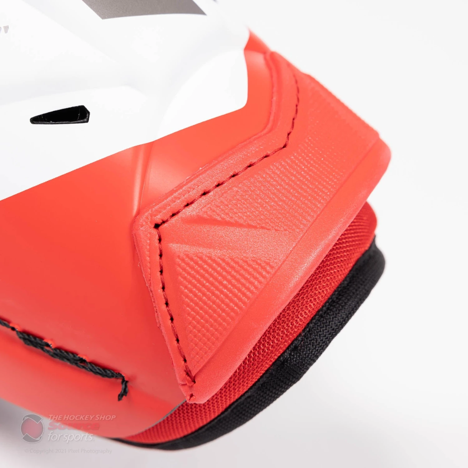 CCM Jetspeed FT4 Senior Hockey Shin Guards 4 CCM Jetspeed FT4 Senior Hockey Shin Guards - Image 4