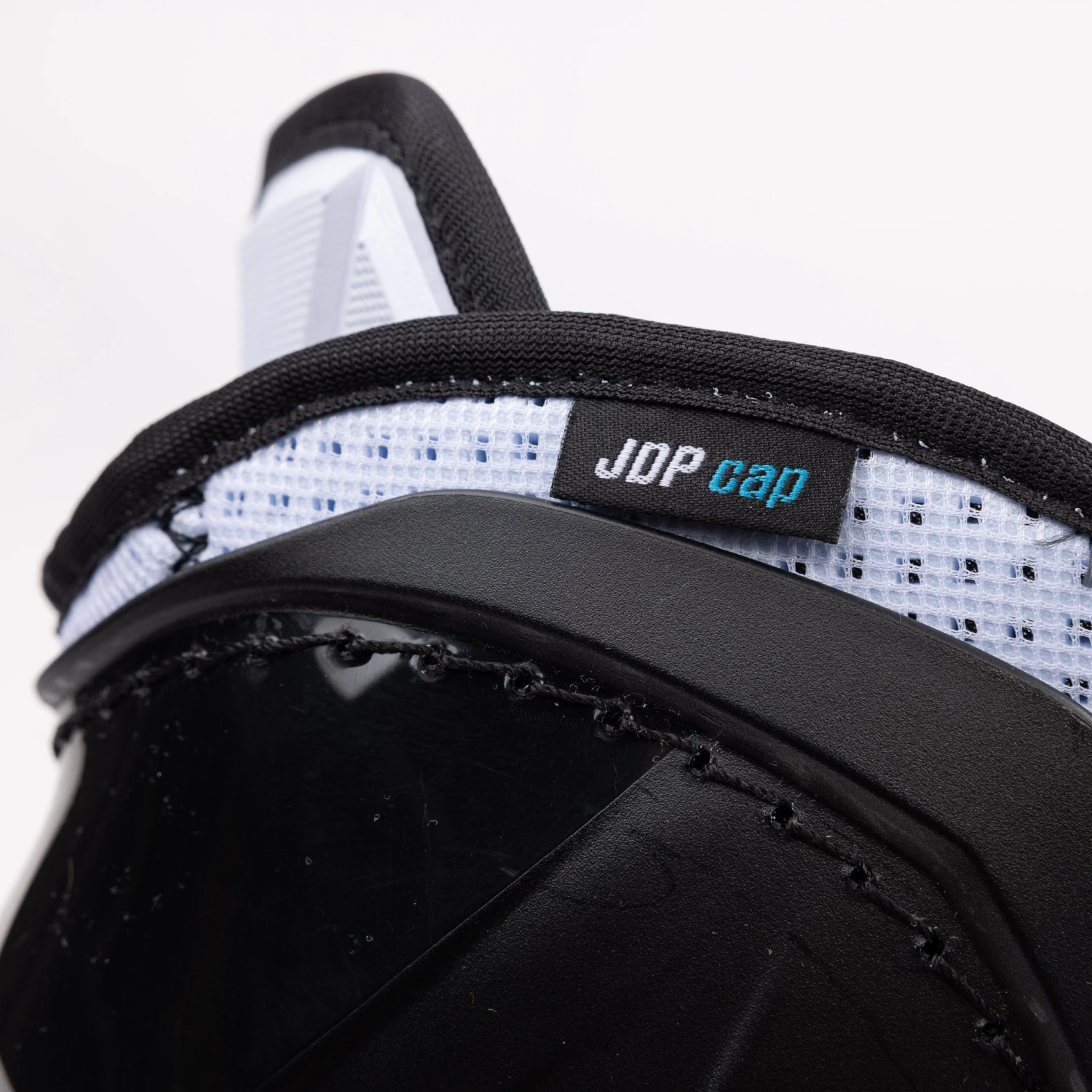 CCM Jetspeed FT6 Junior Hockey Shin Guards 3 CCM Jetspeed FT6 Junior Hockey Shin Guards - Image 3