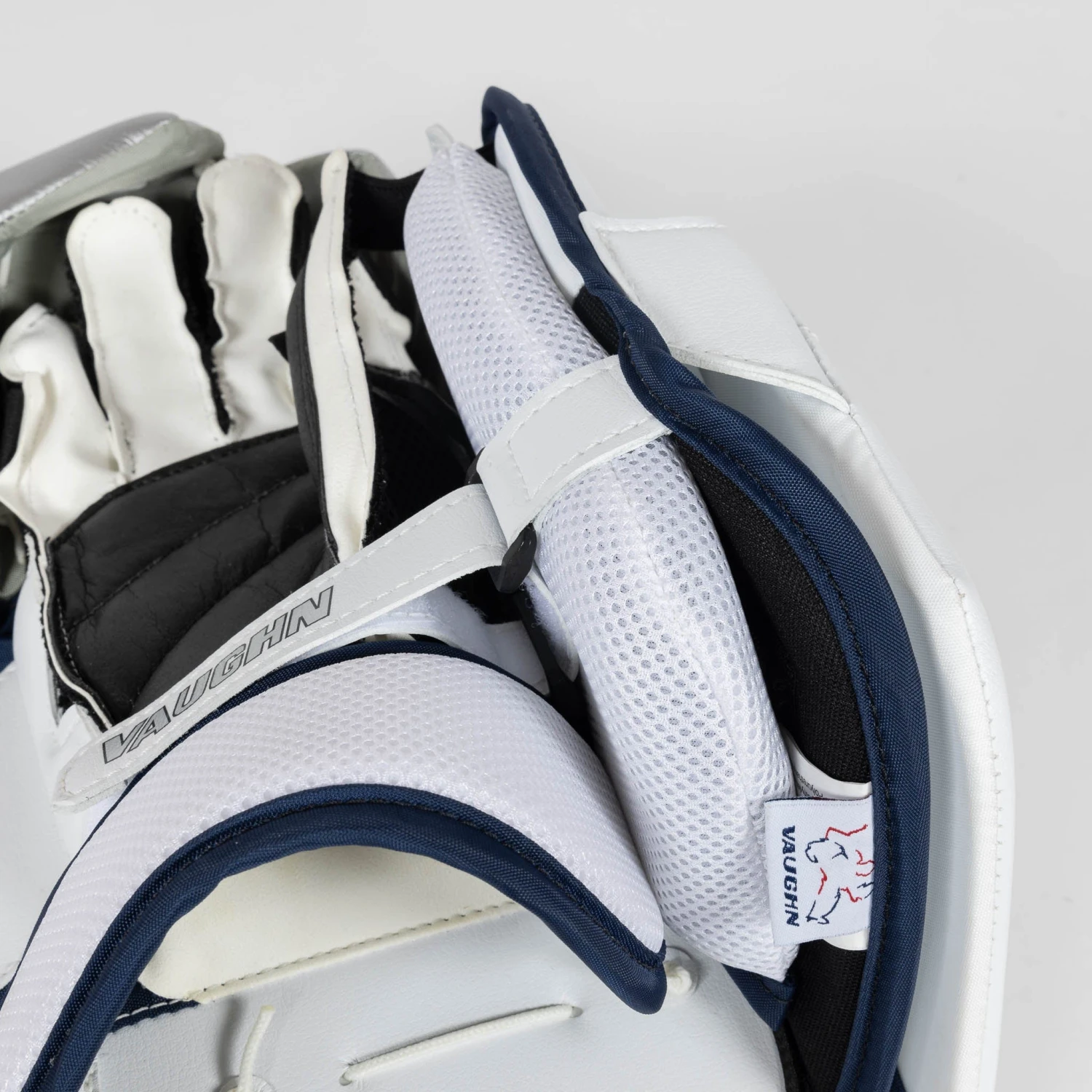 Vaughn Ventus SLR3 Pro Carbon Senior Goalie Blocker 9 Vaughn Ventus SLR3 Pro Carbon Senior Goalie Blocker - Image 9