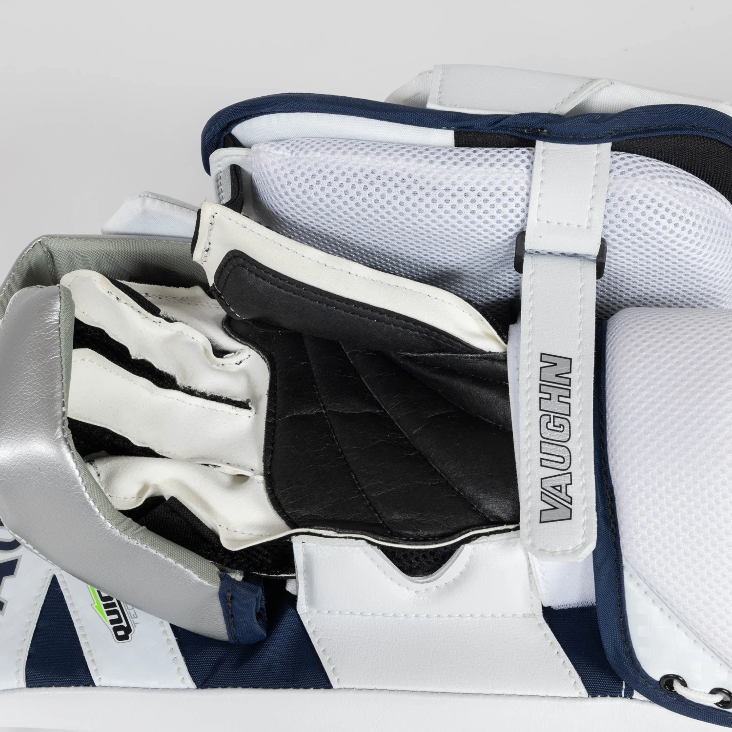 Vaughn Ventus SLR3 Pro Carbon Senior Goalie Blocker 8 Vaughn Ventus SLR3 Pro Carbon Senior Goalie Blocker - Image 8