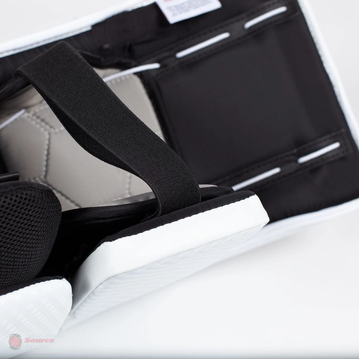 Vaughn Ventus SLR2 Youth Goalie Leg Pads 6 Vaughn Ventus SLR2 Youth Goalie Leg Pads - Image 6